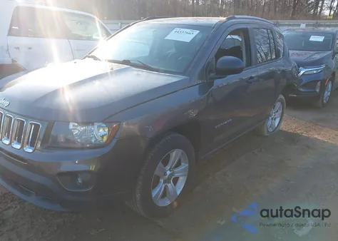 2017 Jeep Compass Sport 4X4 z USA, uszkodzony, nr VIN 1C4NJDBB0HD129207
